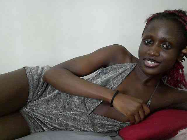Modelo: cutemona