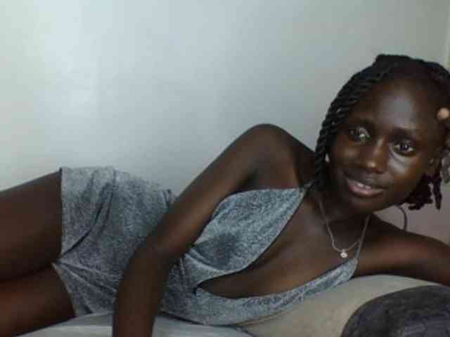 Modelo: cutemona