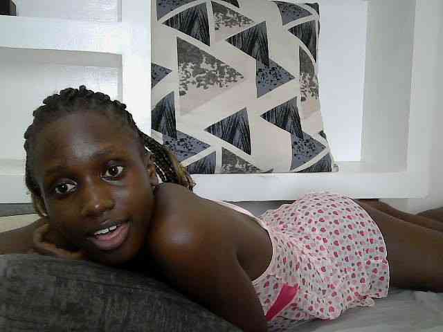cutemona webcam