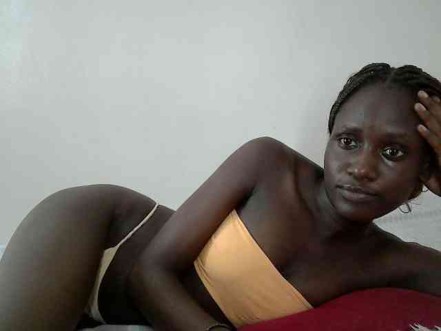 Modelo: cutemona