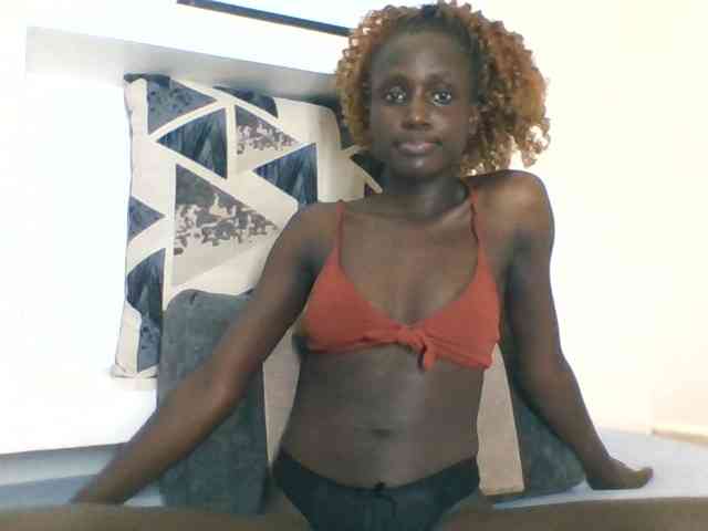 Modelo: cutemona