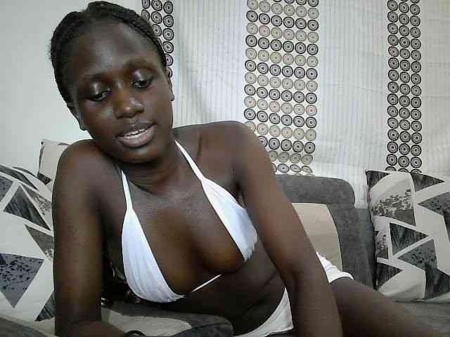 Modelo: cutemona