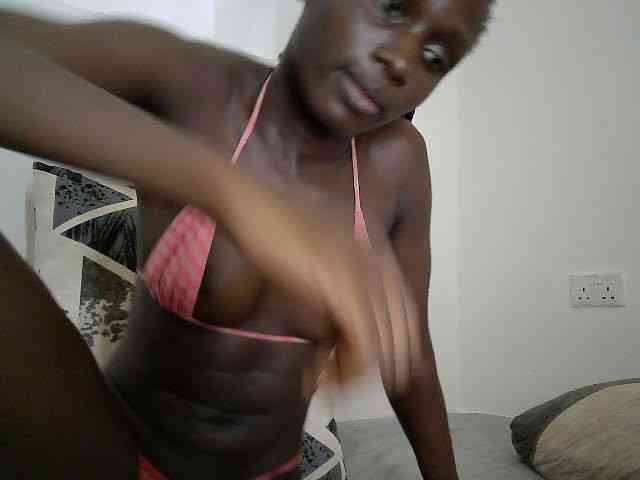 Modelo: cutemona