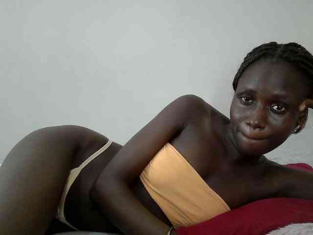 Modelo: cutemona