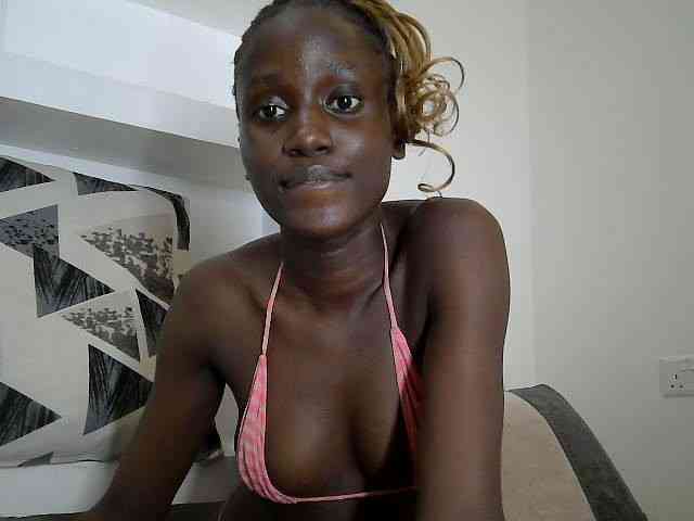 cutemona webcam