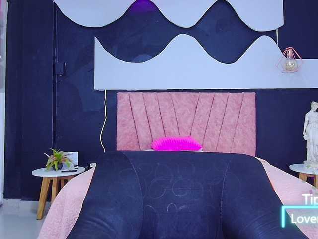 red-velvett live cam on BongaCams