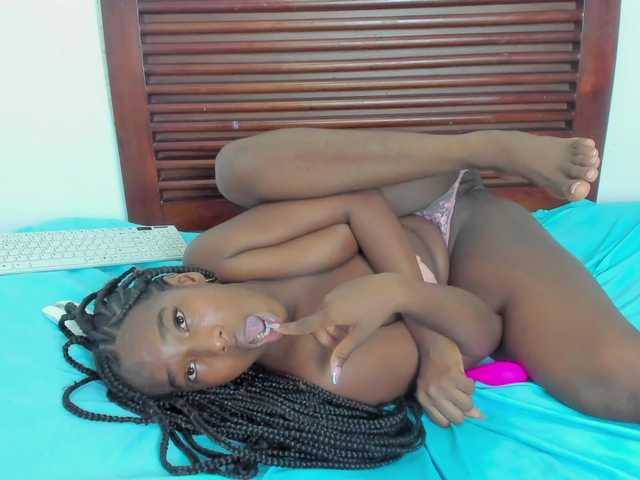 sweetafrican-squirt live webcam show