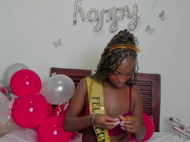 sweetafrican-squirt live cam on BongaCams