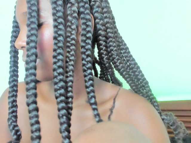 sweetafrican-squirt live cam on BongaCams