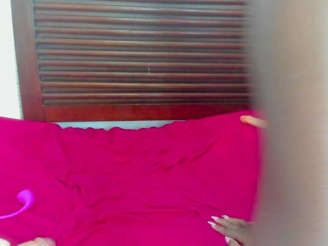 sweetafrican-squirt live cam on BongaCams