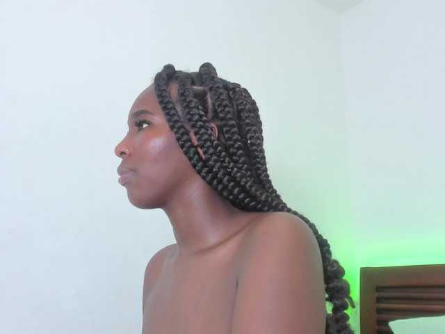 sweetafrican-squirt live cam on BongaCams