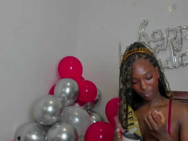 sweetafrican-squirt live cam on BongaCams