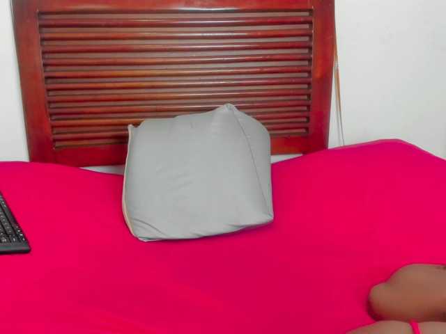 sweetafrican-squirt live cam on BongaCams