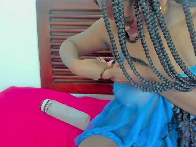 sweetafrican-squirt live cam on BongaCams