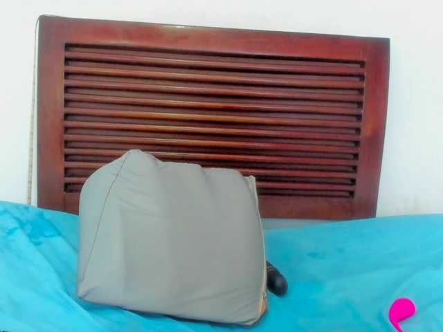 sweetafrican-squirt live cam on BongaCams