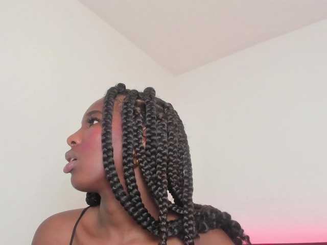 sweetafrican-squirt live cam on BongaCams