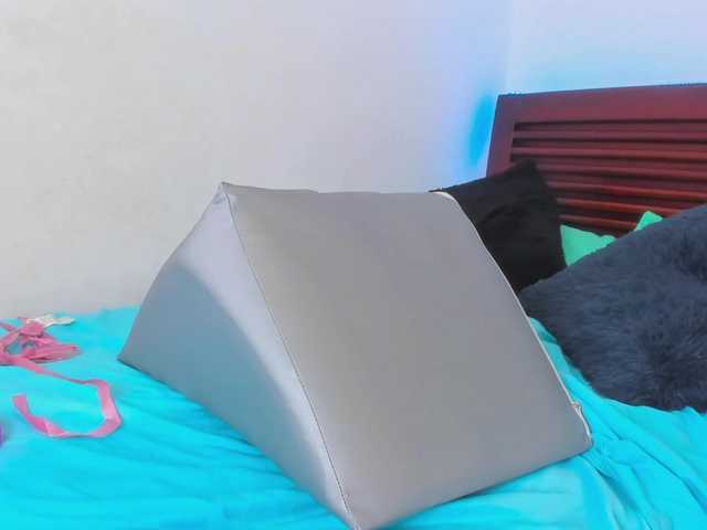 sweetafrican-squirt live cam on BongaCams