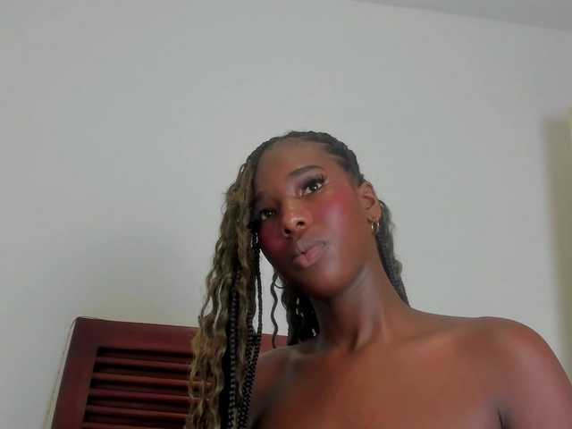 sweetafrican-squirt live cam on BongaCams
