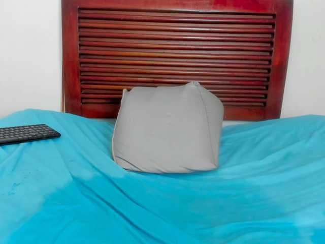 sweetafrican-squirt live cam on BongaCams