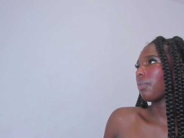 sweetafrican-squirt live cam on BongaCams