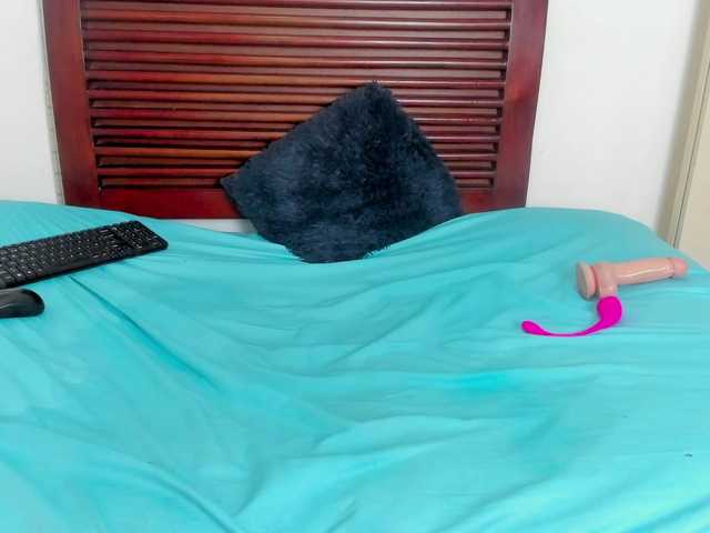 sweetafrican-squirt live cam on BongaCams