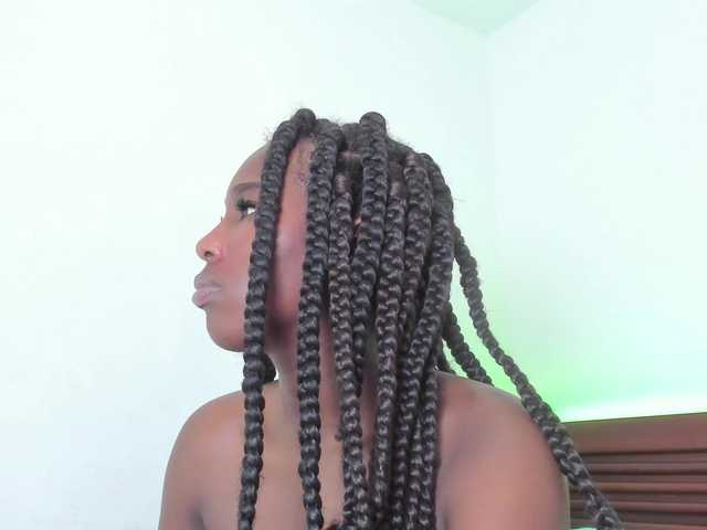 sweetafrican-squirt live cam on BongaCams