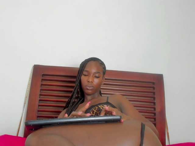 sweetafrican-squirt live cam on BongaCams