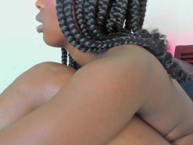 sweetafrican-squirt live cam on BongaCams