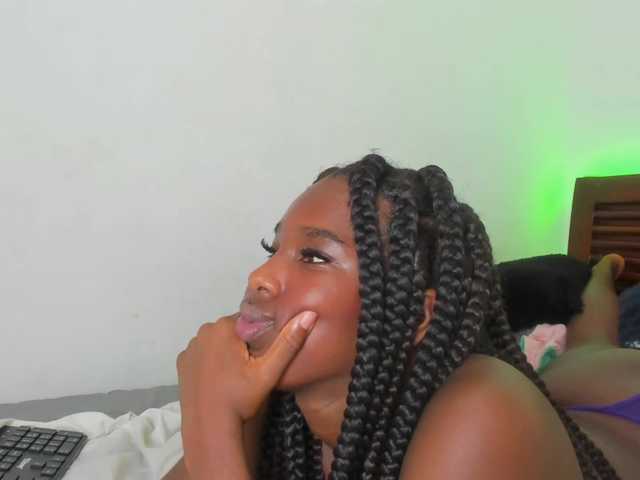 sweetafrican-squirt live cam on BongaCams