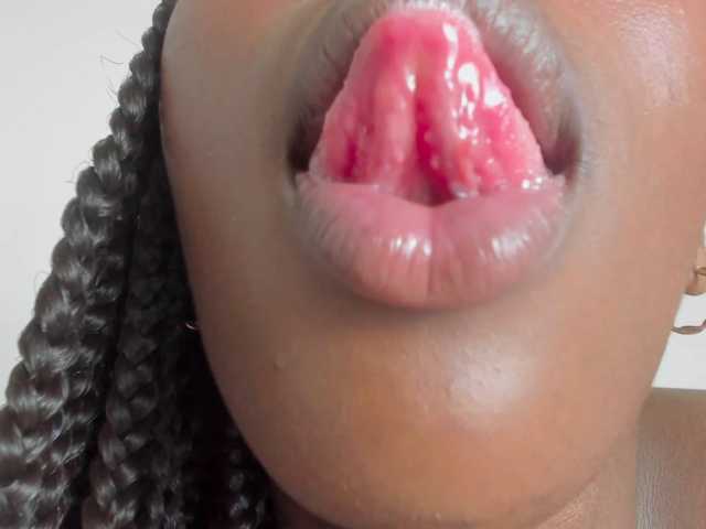 sweetafrican-squirt live cam on BongaCams