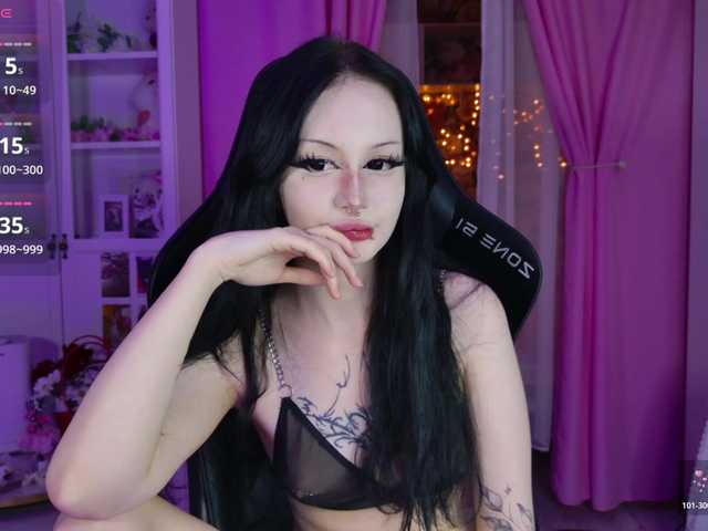 MIA1337 live cam on BongaCams