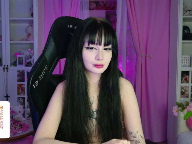 MIA1337 live cam on BongaCams