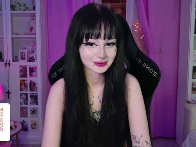 MIA1337 live cam on BongaCams
