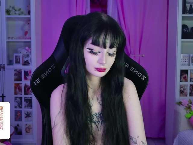 MIA1337 live cam on BongaCams