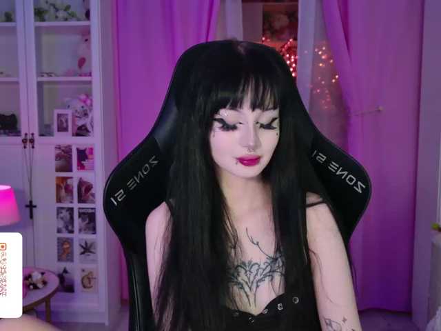MIA1337 live cam on BongaCams