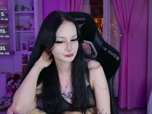 MIA1337 live cam on BongaCams