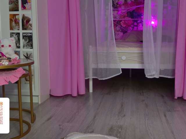 MIA1337 live cam on BongaCams