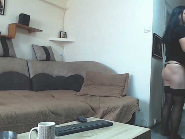Nikol19721 live cam preview