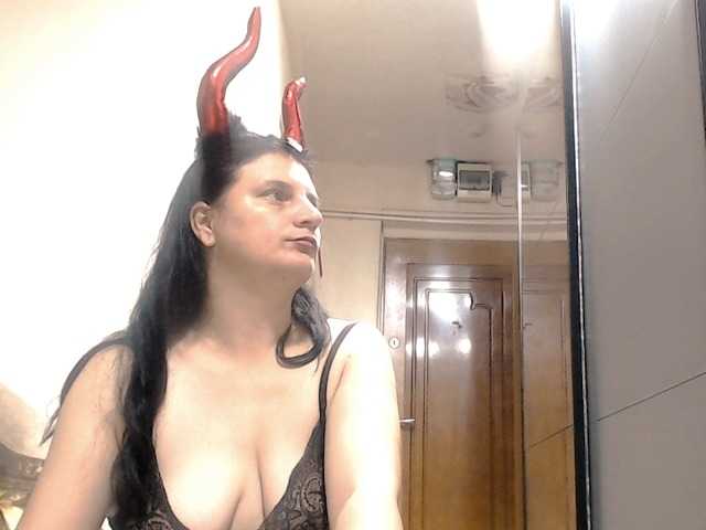Nikol19721
