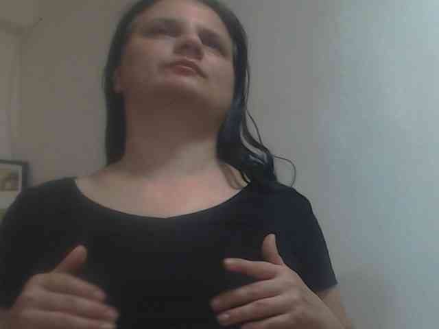 Nikol19721