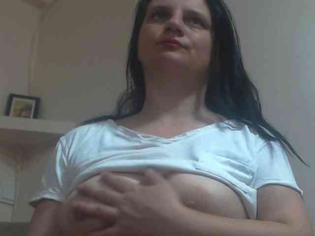 Nikol19721