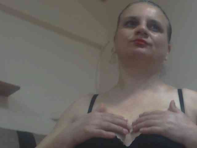 Nikol19721