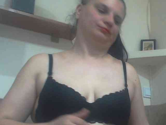Nikol19721 webcam