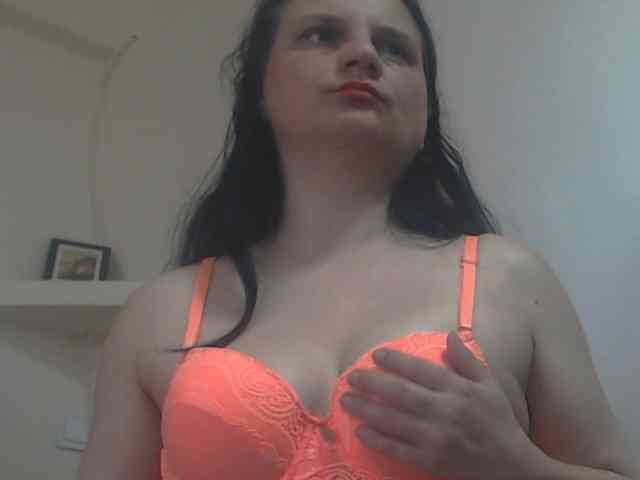 Nikol19721