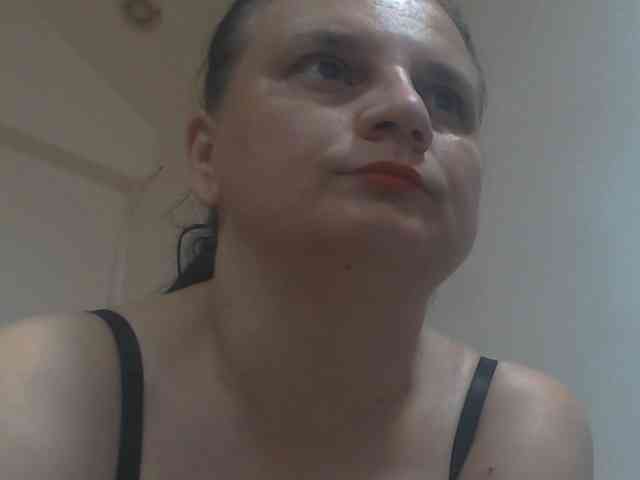 Nikol19721