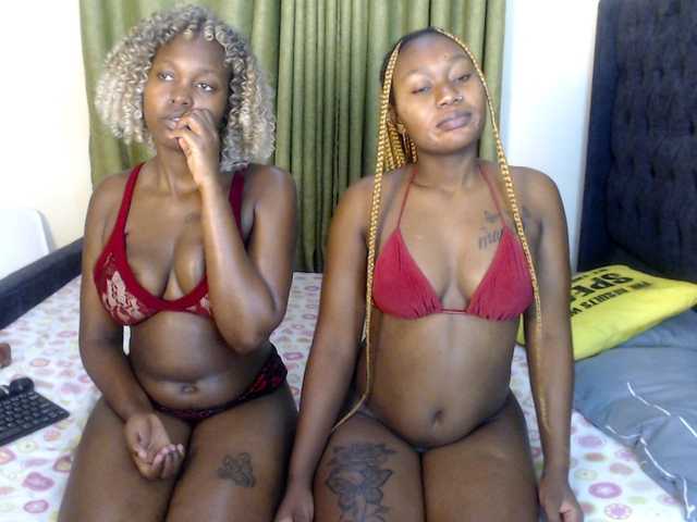 Roxanne- live webcam show