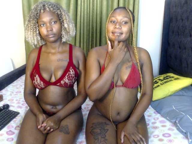 Roxanne- live webcam show