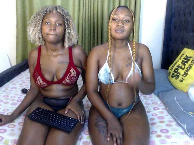 Roxanne- live webcam show