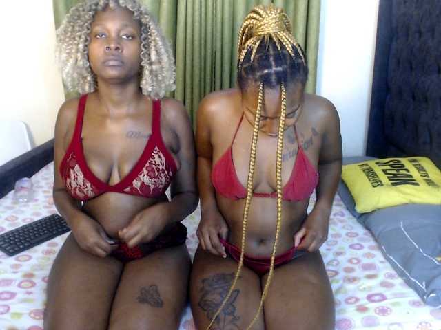 Roxanne- live webcam show