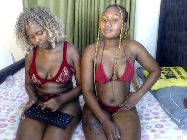 Roxanne- live webcam show
